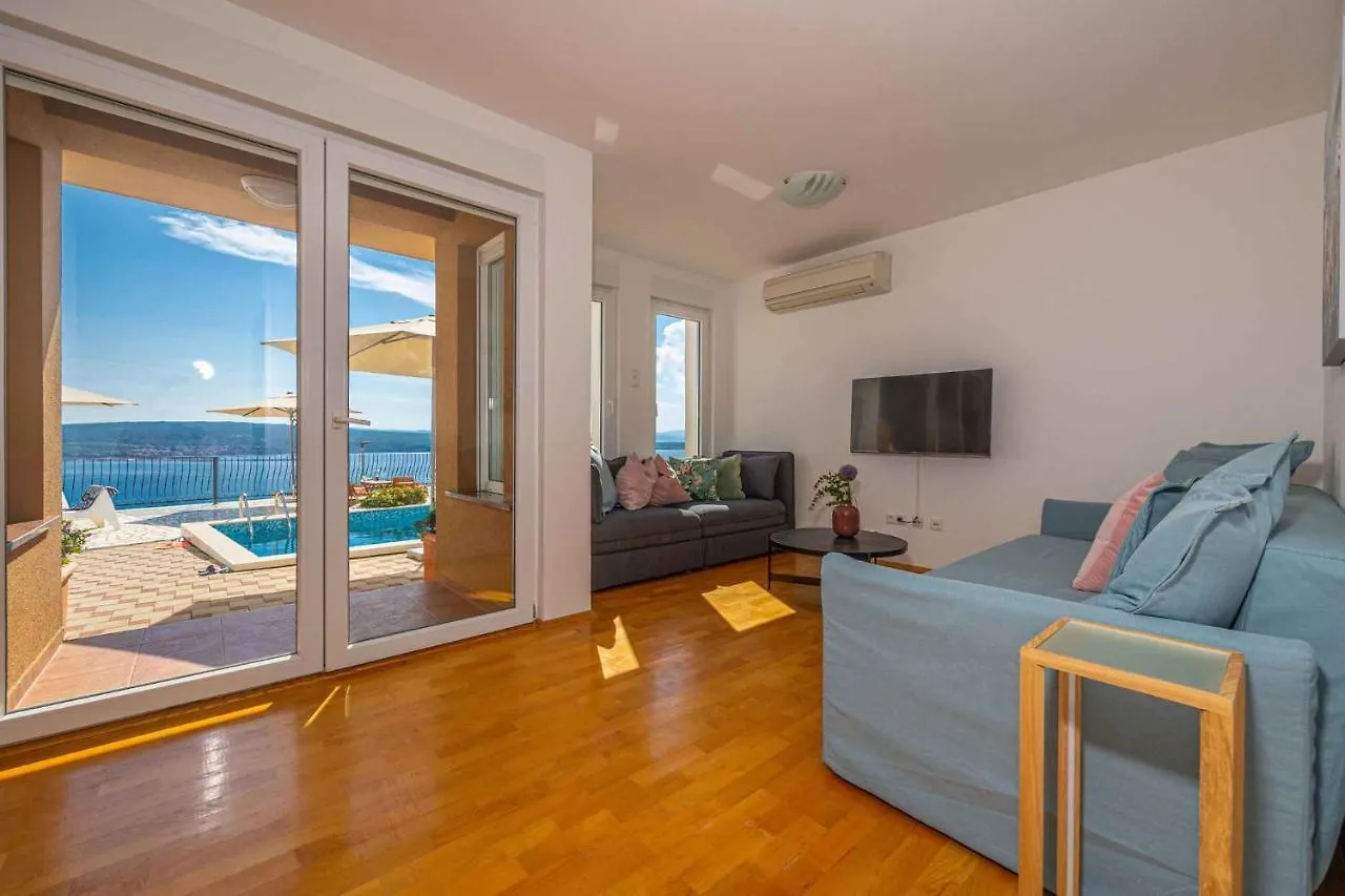Apartment In Crikvenica 42458